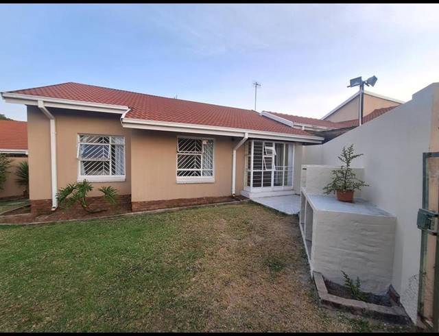 3 BEDROOM SIMPLEX FOR SALE IN WATERKLOOF GLEN